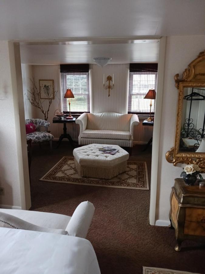 The Guest House At The Regina House Tea Room Moosic Εξωτερικό φωτογραφία