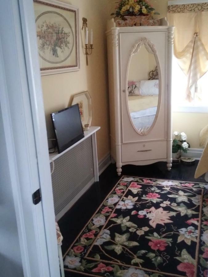 The Guest House At The Regina House Tea Room Moosic Δωμάτιο φωτογραφία
